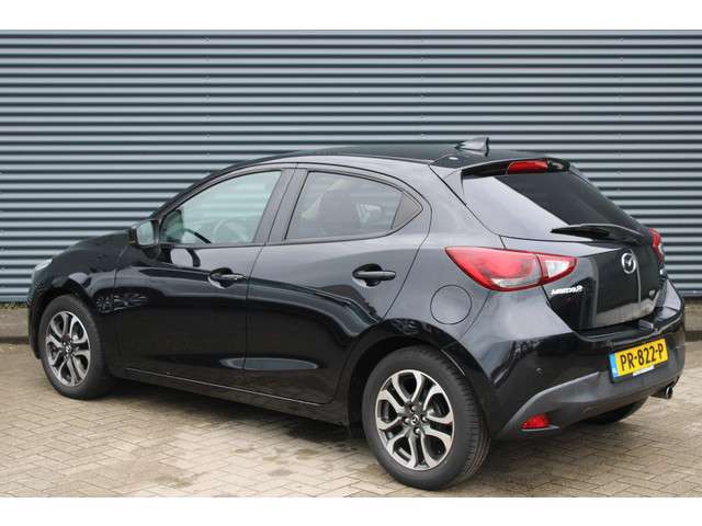 Mazda 2 3