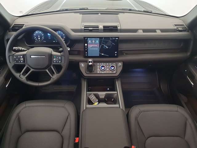 Land Rover Defender 3