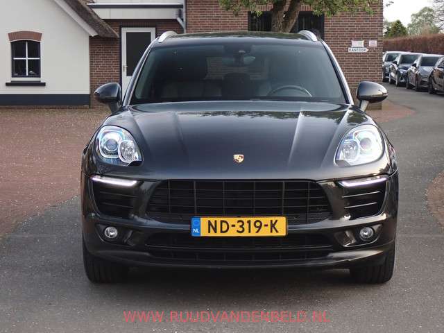 Porsche Macan 2