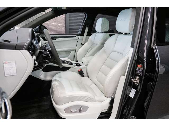 Porsche Macan 3