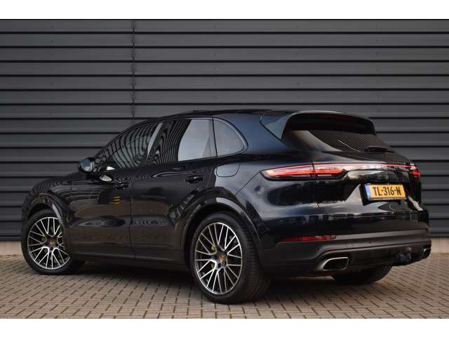 Porsche Cayenne 2