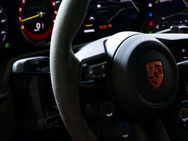 Porsche 911 2023 Benzine