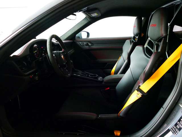 Porsche 911 2023 Benzine