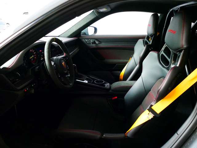 Porsche 911 2023 Benzine