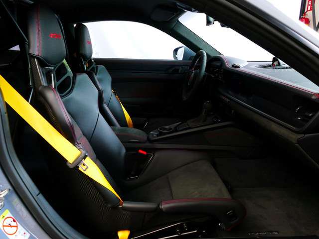 Porsche 911 2023 Benzine
