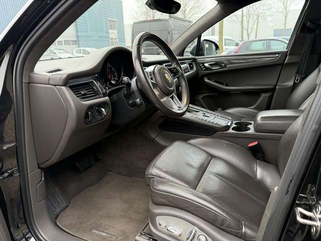 Porsche Macan 2