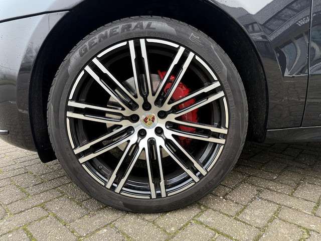 Porsche Macan 3