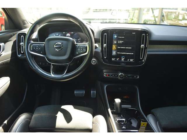 Volvo XC40 3