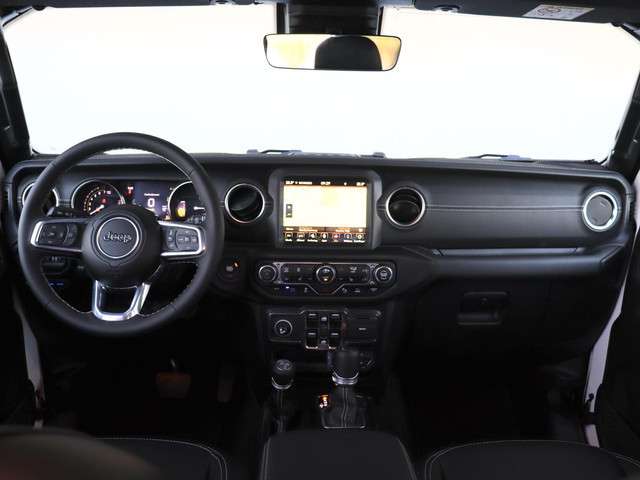 Jeep Wrangler 3