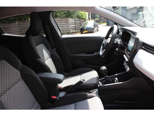 Renault Clio 2023 Benzine