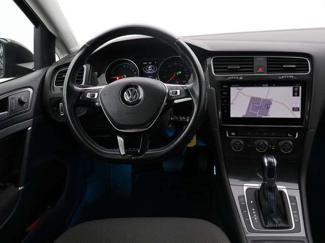Volkswagen e-Golf 3