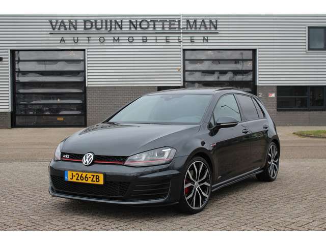 Volkswagen Golf 2016 Benzine