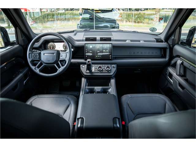 Land Rover Defender 2