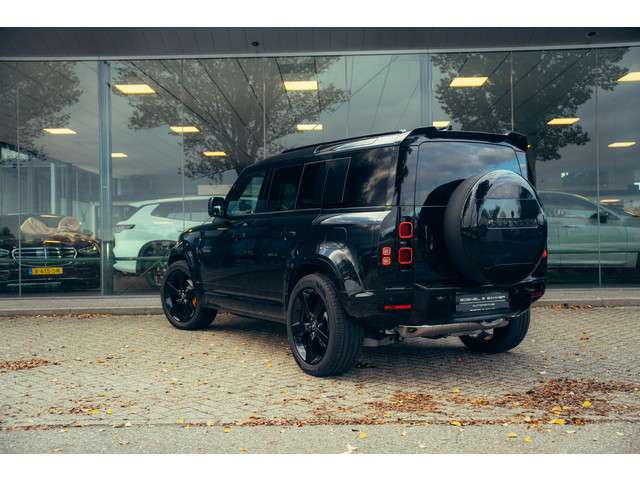 Land Rover Defender 3