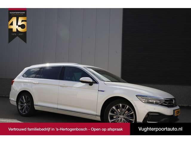 Volkswagen Passat Variant 1.4 TSI PHEV GTE Leder/Pano/Trekhaak/Virtual/Matrix-led/360cam