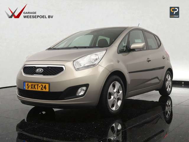 Kia Venga 1.4 CVVT World Cup Edition - Navigatie - Camera - Elektr. panoramadak - Climate control - Trekhaak - 12 maanden garantie
