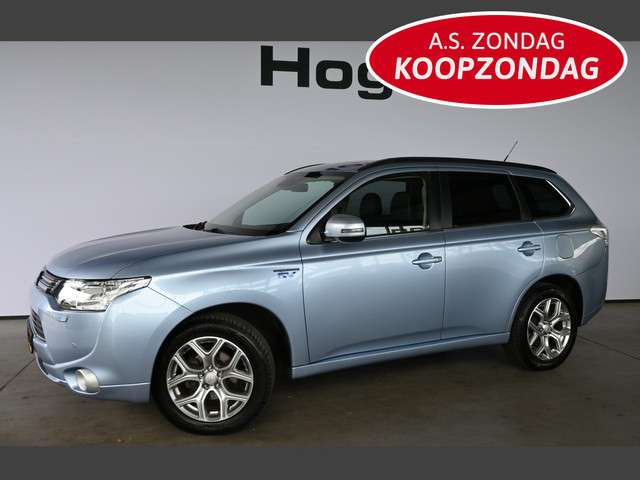 Mitsubishi Outlander 2.0 PHEV Instyle+ Navigatie Cruise controle Climate control Stoelverwarming Camera Inruil Mogelijk!