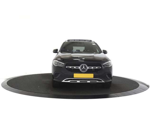 Mercedes-Benz GLA 2