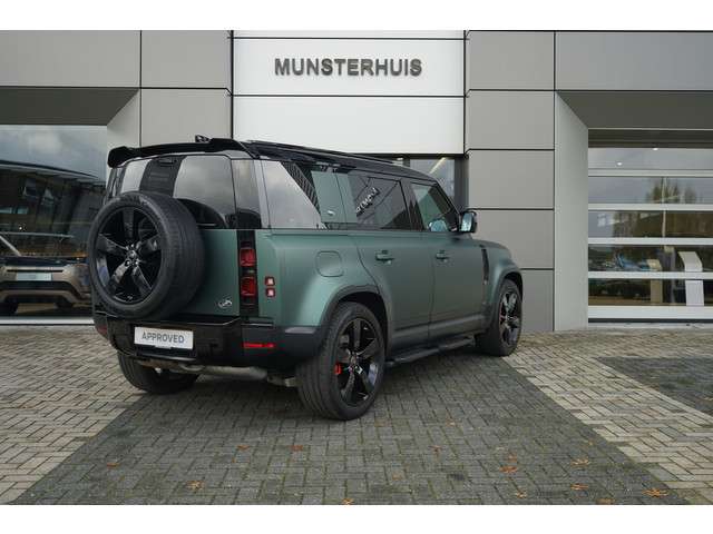 Land Rover Defender 2