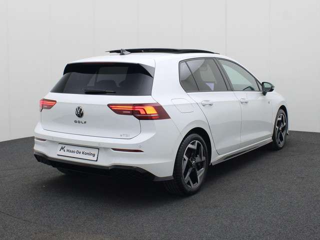 Volkswagen Golf 2024 Benzine