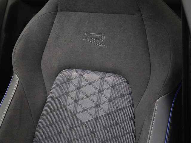 Volkswagen Golf 2024 Benzine