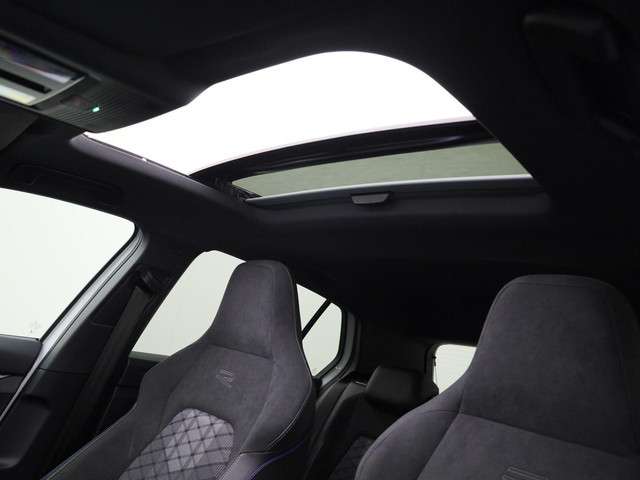 Volkswagen Golf 2024 Benzine