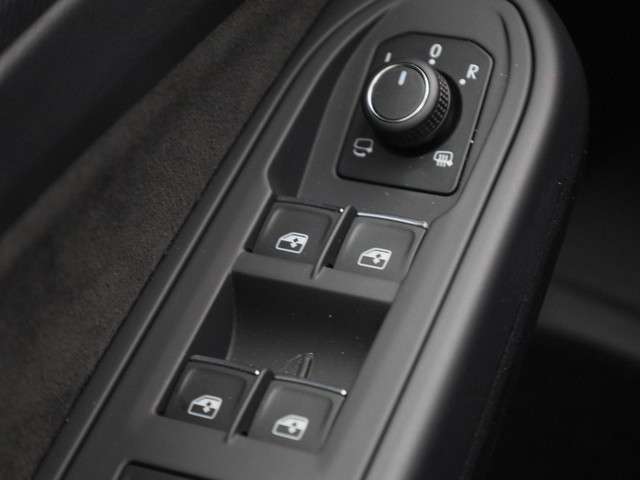 Volkswagen Golf 2024 Benzine