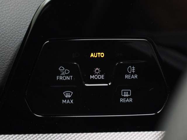 Volkswagen Golf 2024 Benzine