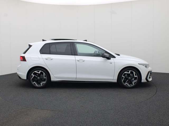Volkswagen Golf 2024 Benzine