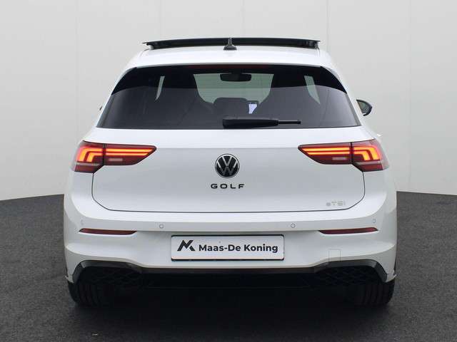 Volkswagen Golf 2024 Benzine