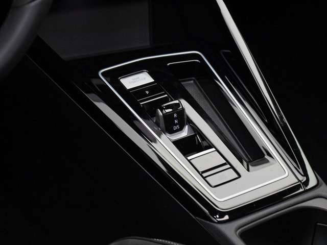 Volkswagen Golf 2024 Benzine