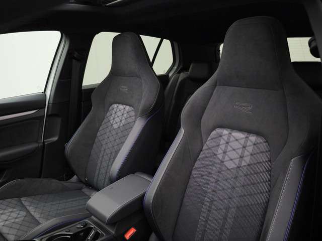 Volkswagen Golf 2024 Benzine