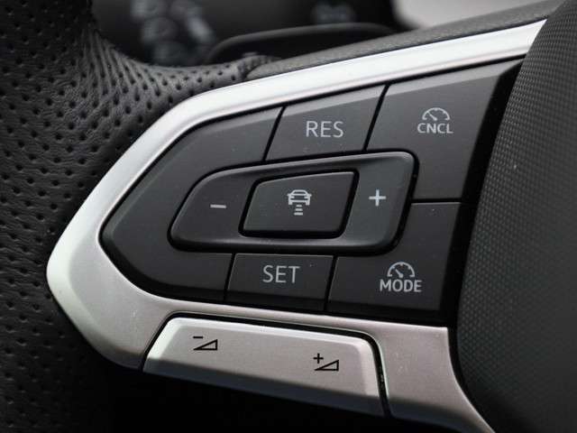 Volkswagen Golf 2024 Benzine