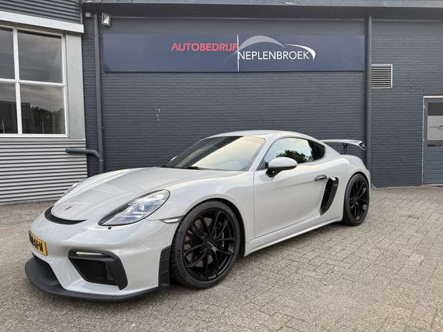 Porsche 718 2