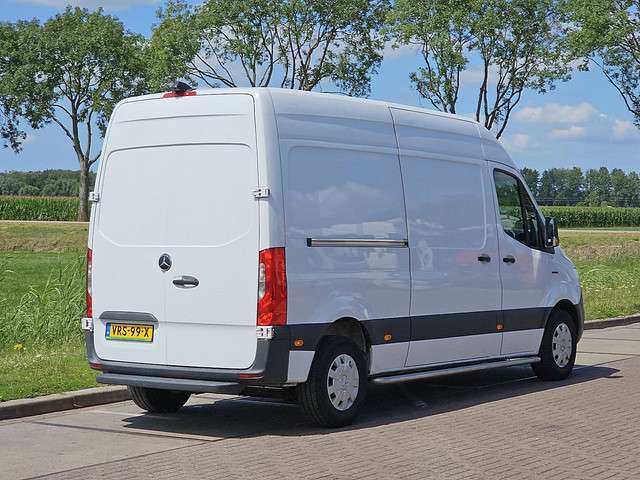 Mercedes-Benz eSprinter 3