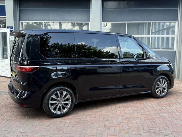 Volkswagen Multivan 2