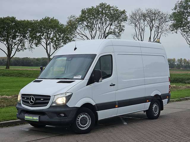 Mercedes-Benz Sprinter 2