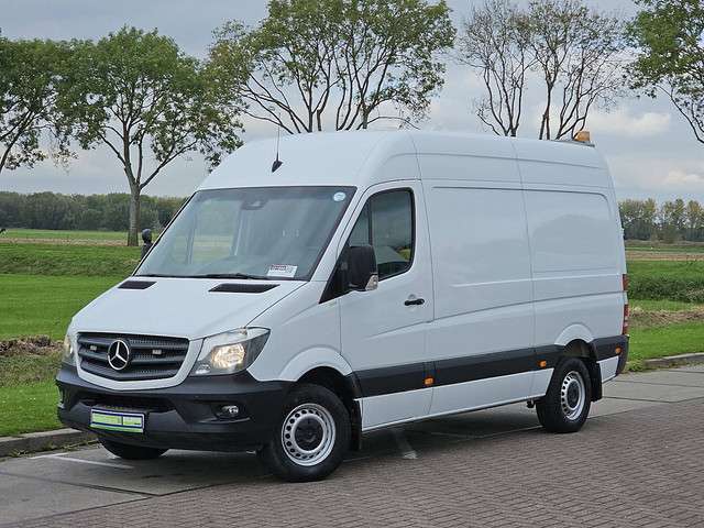 Mercedes-Benz Sprinter 2