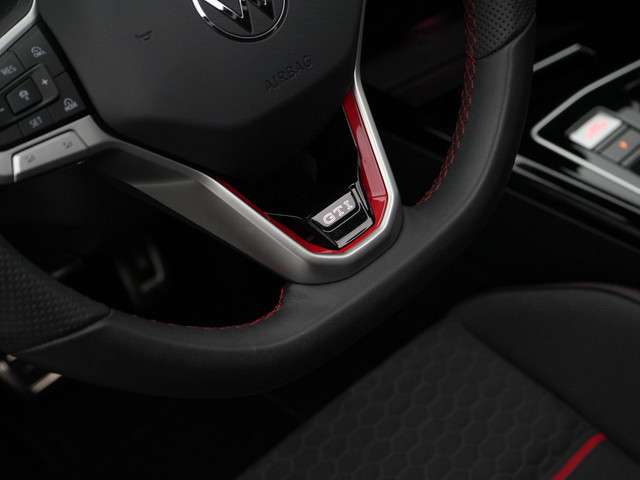Volkswagen Golf 2024 Benzine