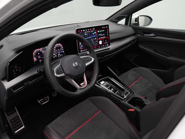 Volkswagen Golf 2024 Benzine