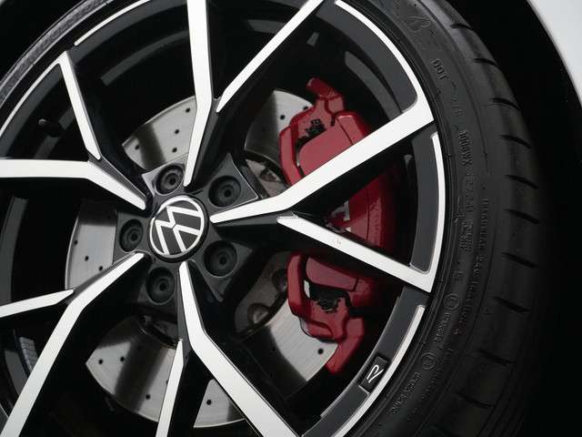 Volkswagen Golf 2024 Benzine