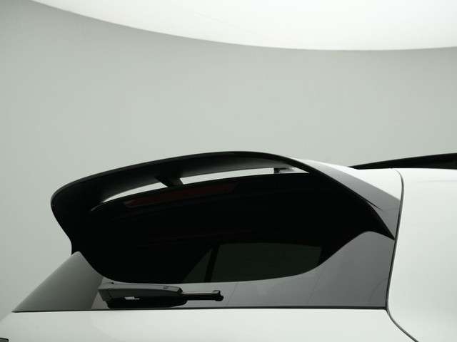 Volkswagen Golf 2024 Benzine