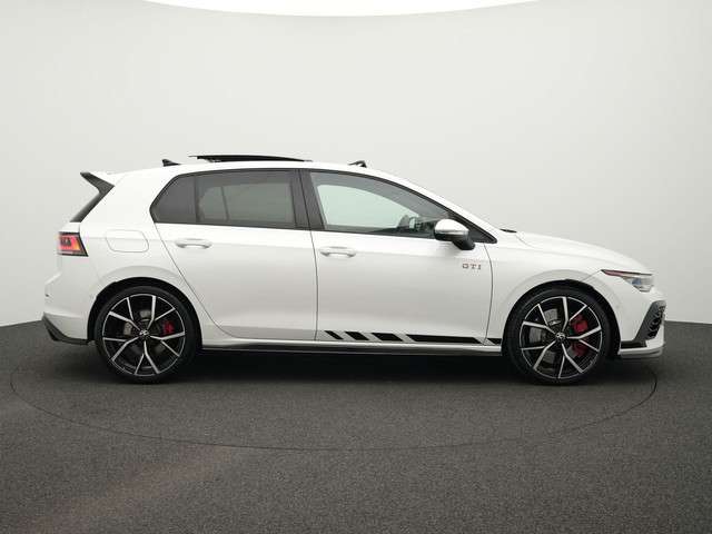 Volkswagen Golf 2024 Benzine