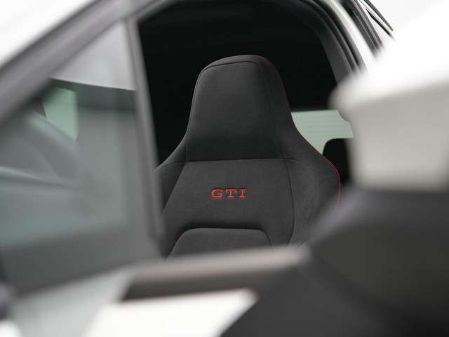 Volkswagen Golf 2024 Benzine