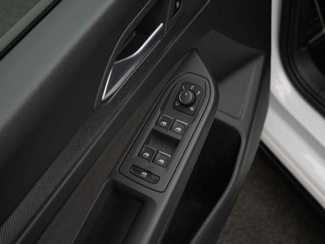 Volkswagen Golf 2024 Benzine