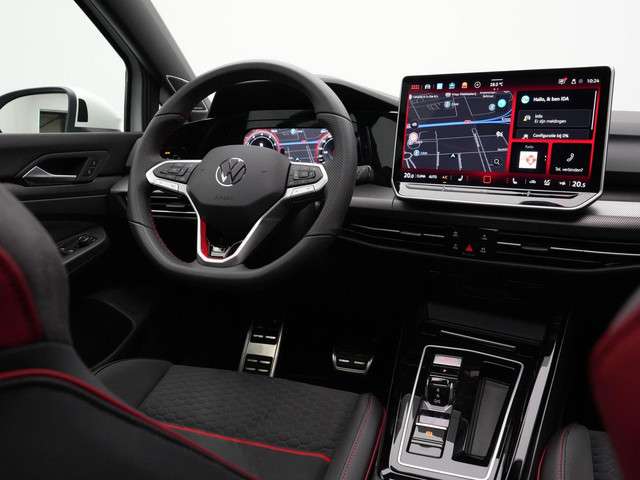 Volkswagen Golf 2024 Benzine