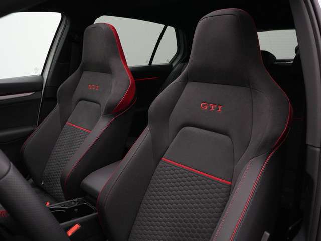 Volkswagen Golf 2024 Benzine