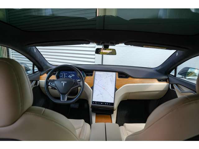 Tesla Model S 2