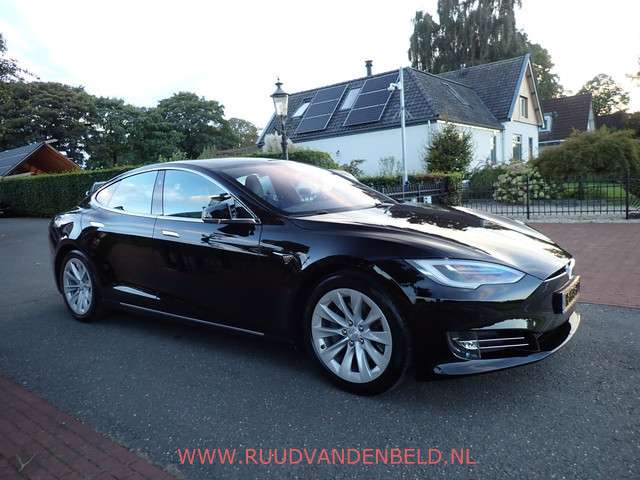 Tesla Model S 3