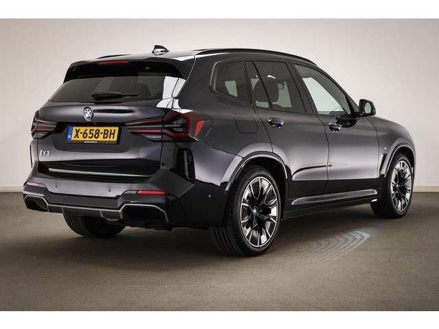 BMW iX3 2